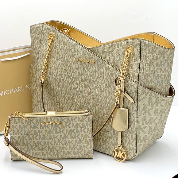 MICHAEL KORS LG X CHAIN SHOULDER TOTE & Lg Double Zip Wallet PALE GOLD SIGNTR - Picture 1 of 16